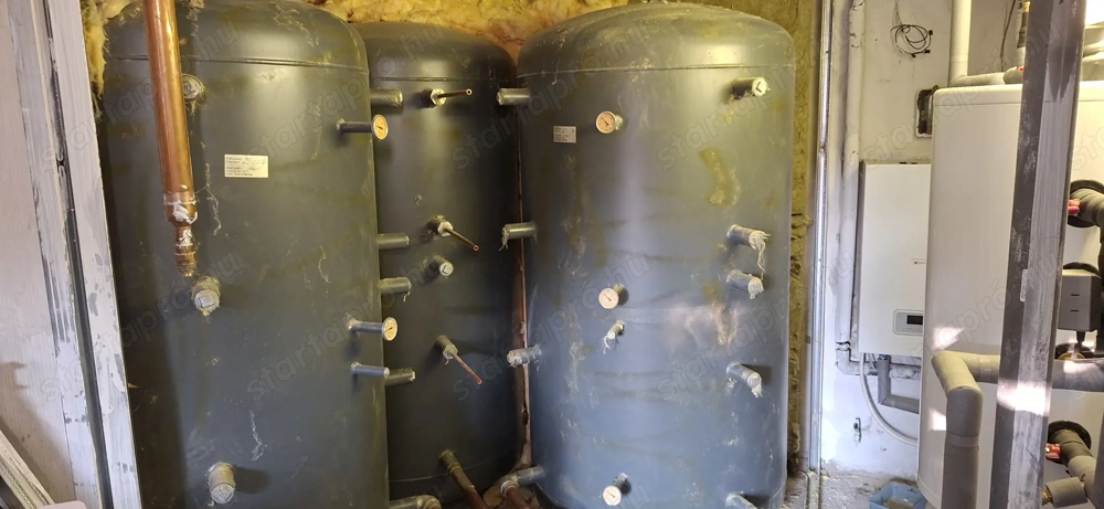 1500 literes puffertartályok, a hozzájuk tartozó réz szerelvényekkel