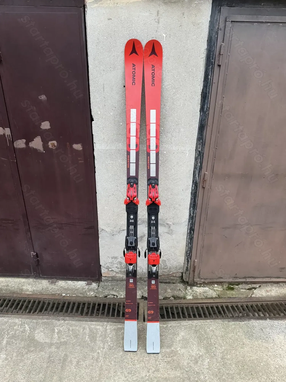 180 cm Atomic Redster G9 carving síléc jó állapotban 130.000 Ft 22 23 évjárat