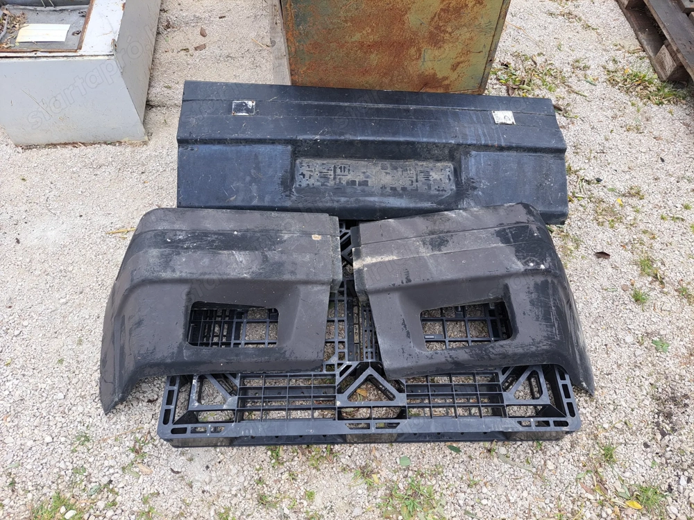 Eladó Ikarus gyári első műanyag lökhárító