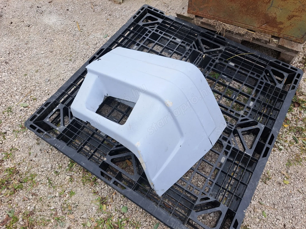 Eladó Ikarus bal első utángyártott lökhárító vég újszerű