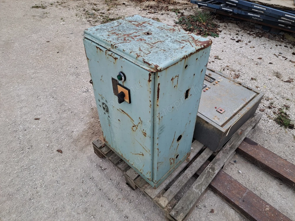 Eladó villamos kapcsoló szekrény Rittal elektromos elosztó 50x83x37