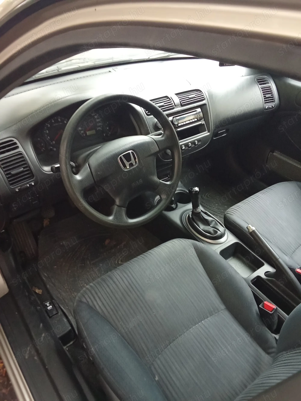 Eladó Honda civic 2002 és 1.6 benzin 