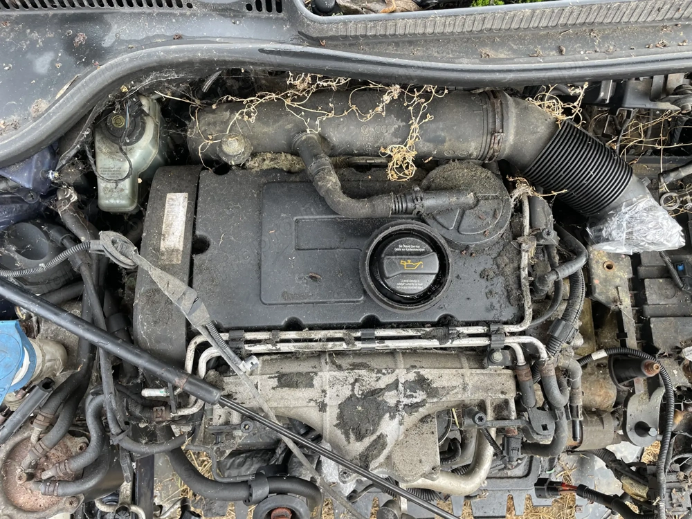 Volkswagen Golf V BKD fűzött motor hengerfej és blokk kevés km-rel garanciás