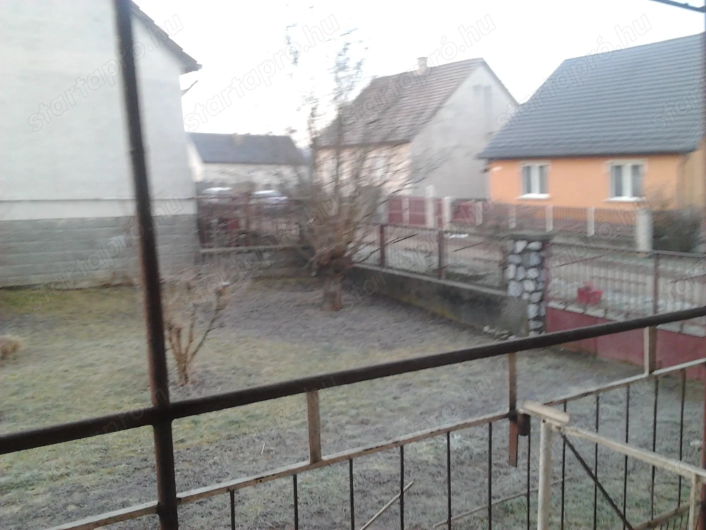 Kertes családi ház berndezett