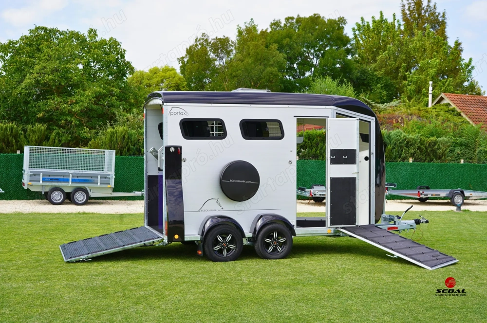 Új Böckmann Portax L K lószállító utánfutó - extrákkal szerelve - csak bruttó 11.000.000 Ft