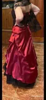 Eladó egyszer használt menyecske ruhám . Három részből áll . Egy hozzá való abroncs , több réteg szo