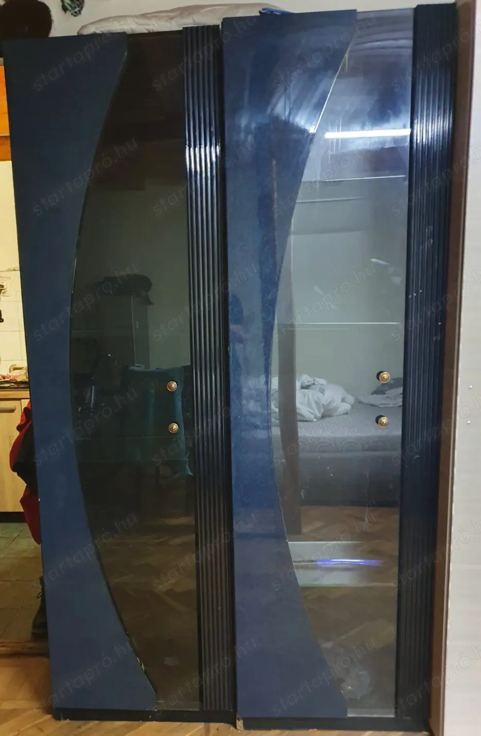 Eladó használt szekrény