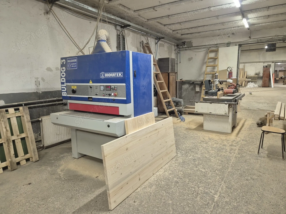 Asztalosokat keresünk