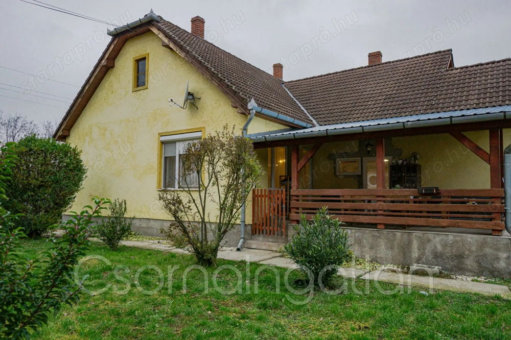 Szany - 3 szoba nappalis ház nagy telken eladó