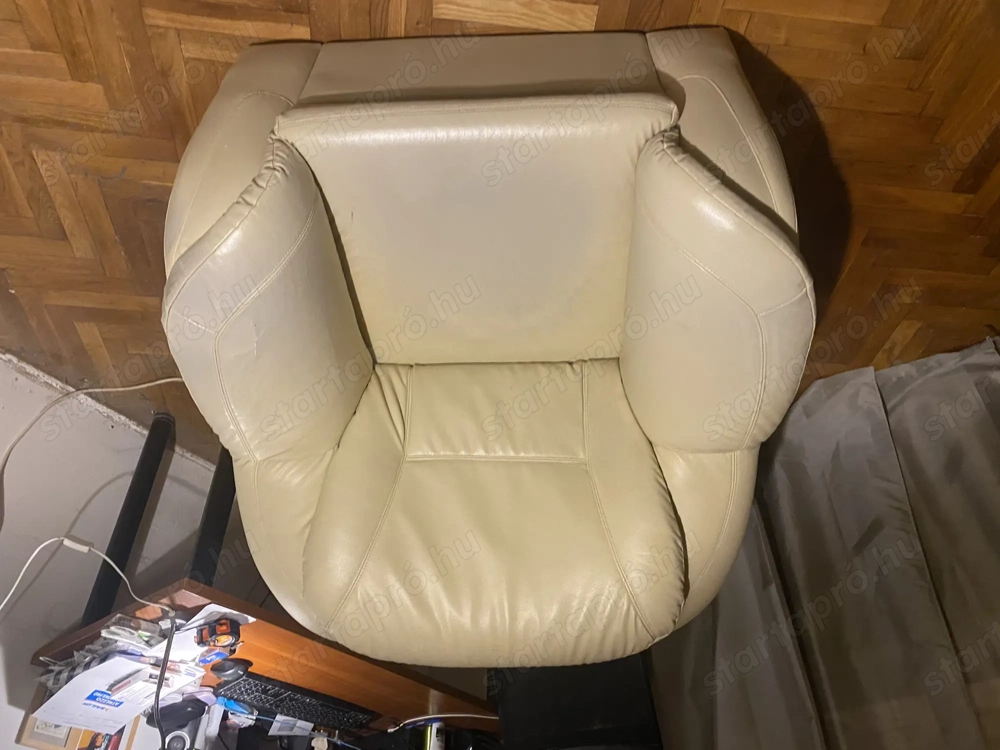 Bőrfotel, elvihető ingyen. Jó állapotú, karbantartott