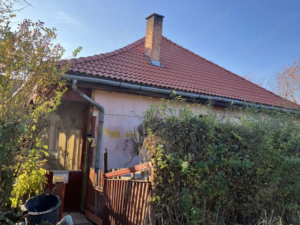 3. Pécsi 2 szobás-konyha-étkezős ház 29,8 millió