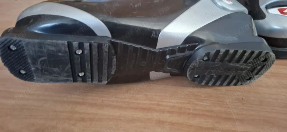 Nordica sícipő 29-29,5 méretben