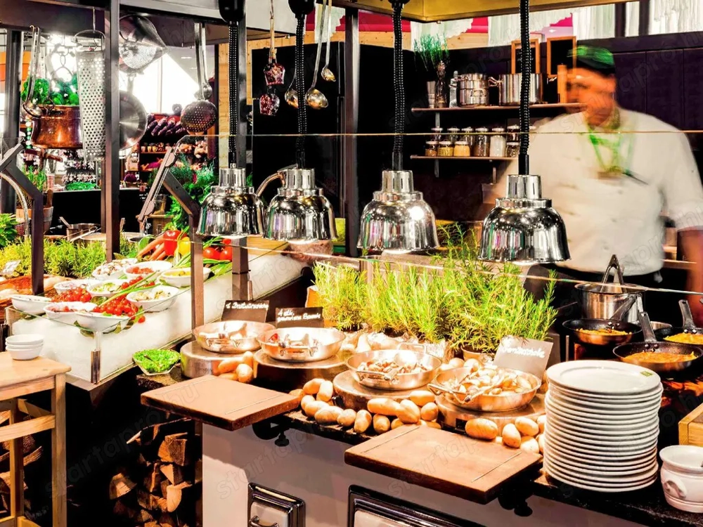 2800 EUR nettó hó Éttermi Eladó és kisegítő munkatárs