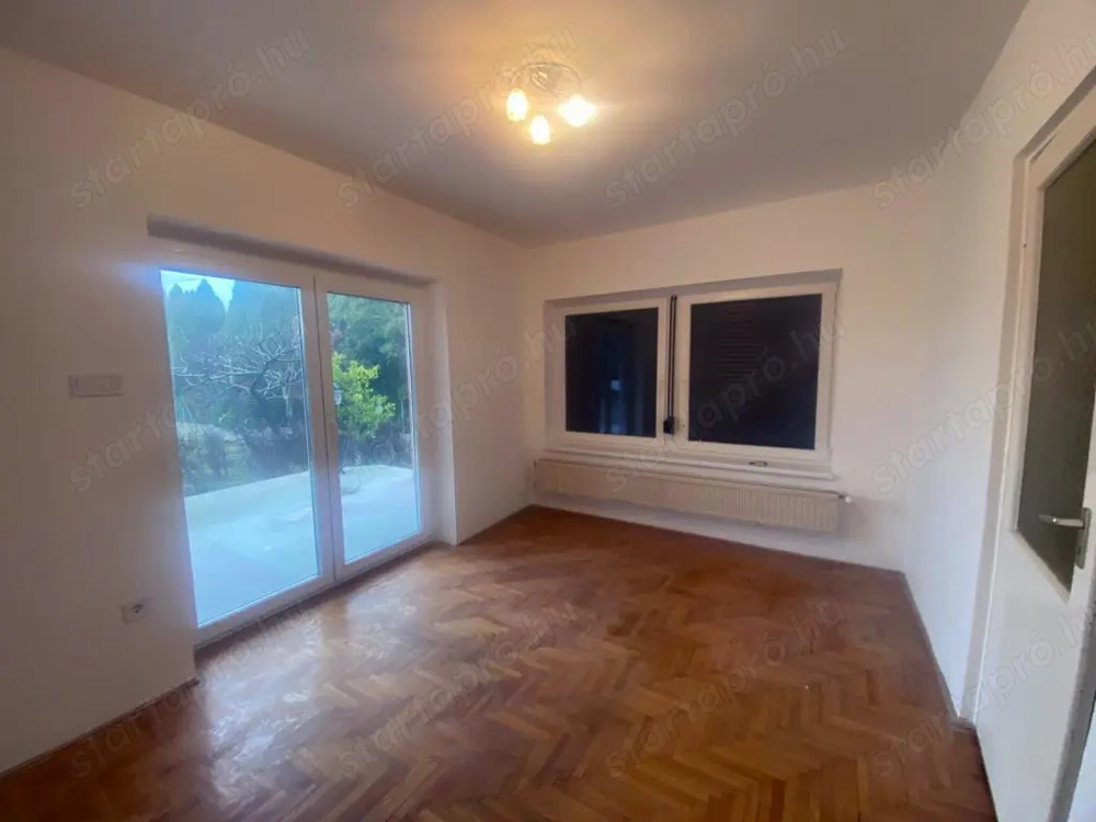 Kiadó világos, 2 szobás lakás zöld környezetben, autóbeállóval a XII. kerületben