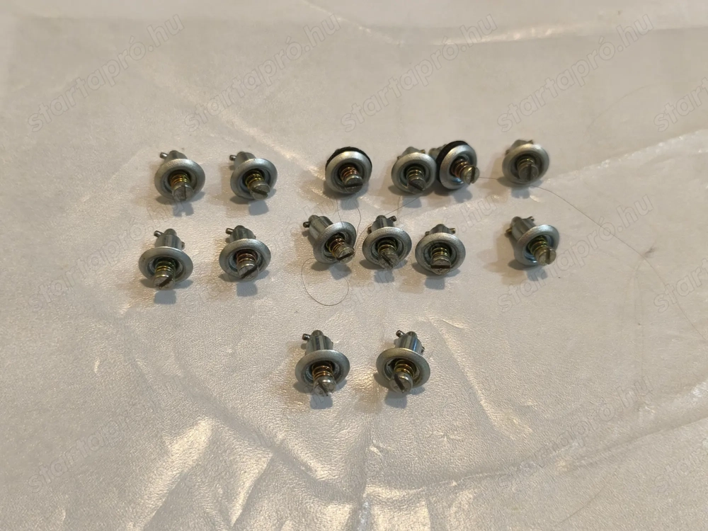 Ikarus 400 tip műszerfal panel új rögzítő csavar rúgós 14 db