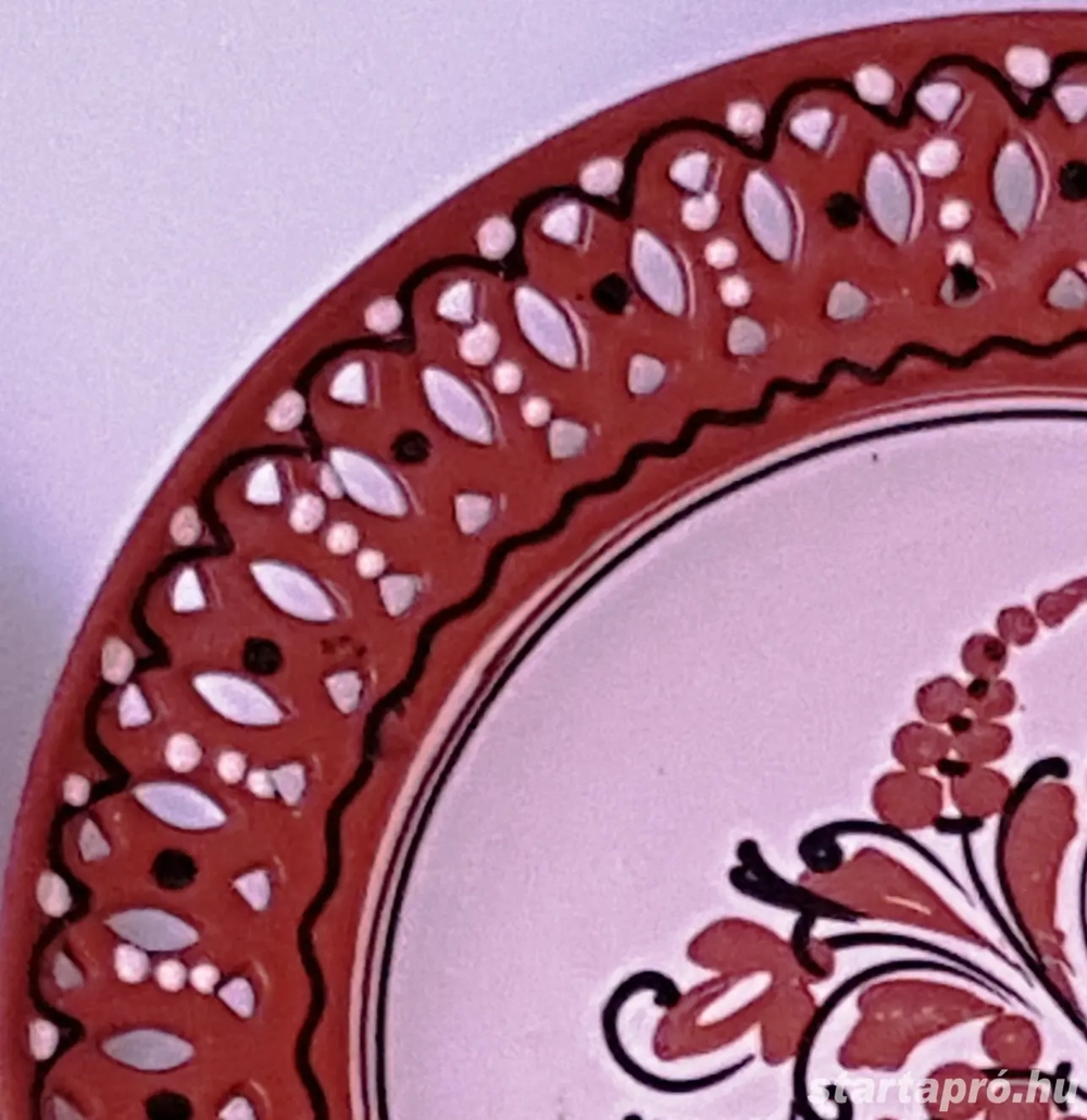 Különleges csipkés szélű népi kerámia falitányér eladó
