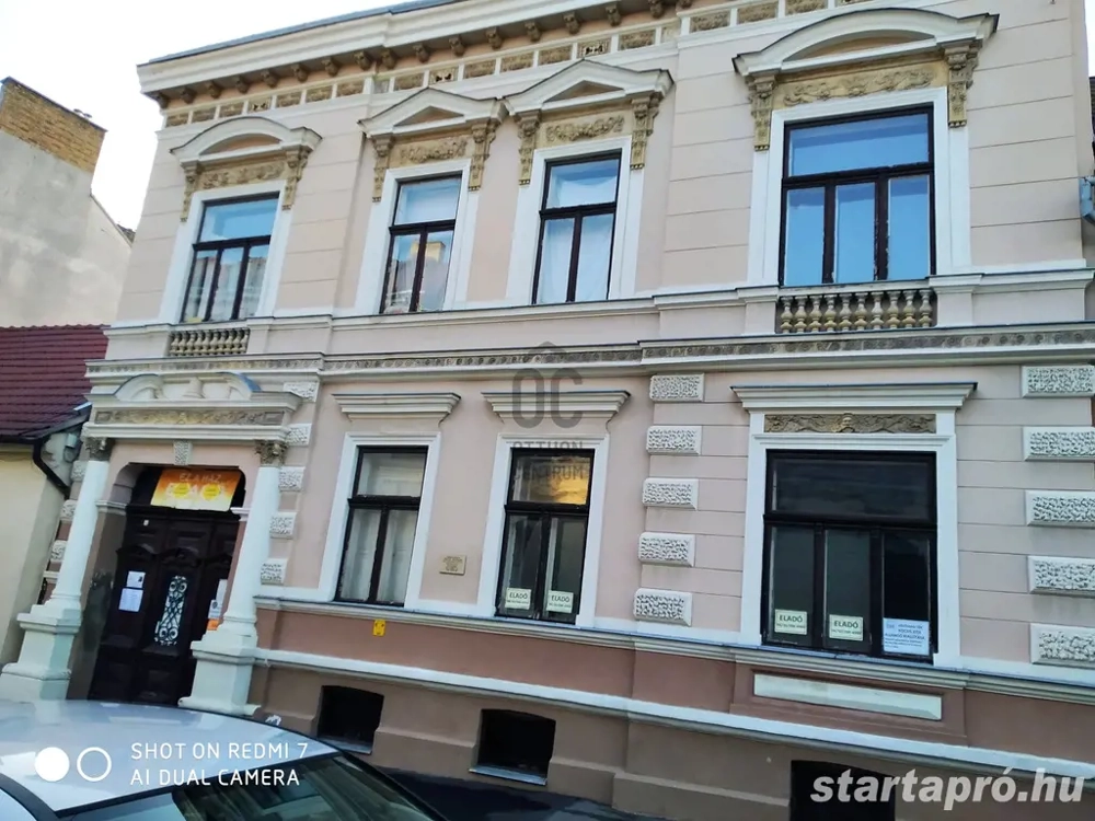 801. Pécs belvárosi 5 db lakás 198 millió