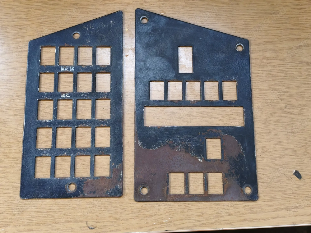 Ikarus műszerfal panel jobb középső bal oldal 400 típus