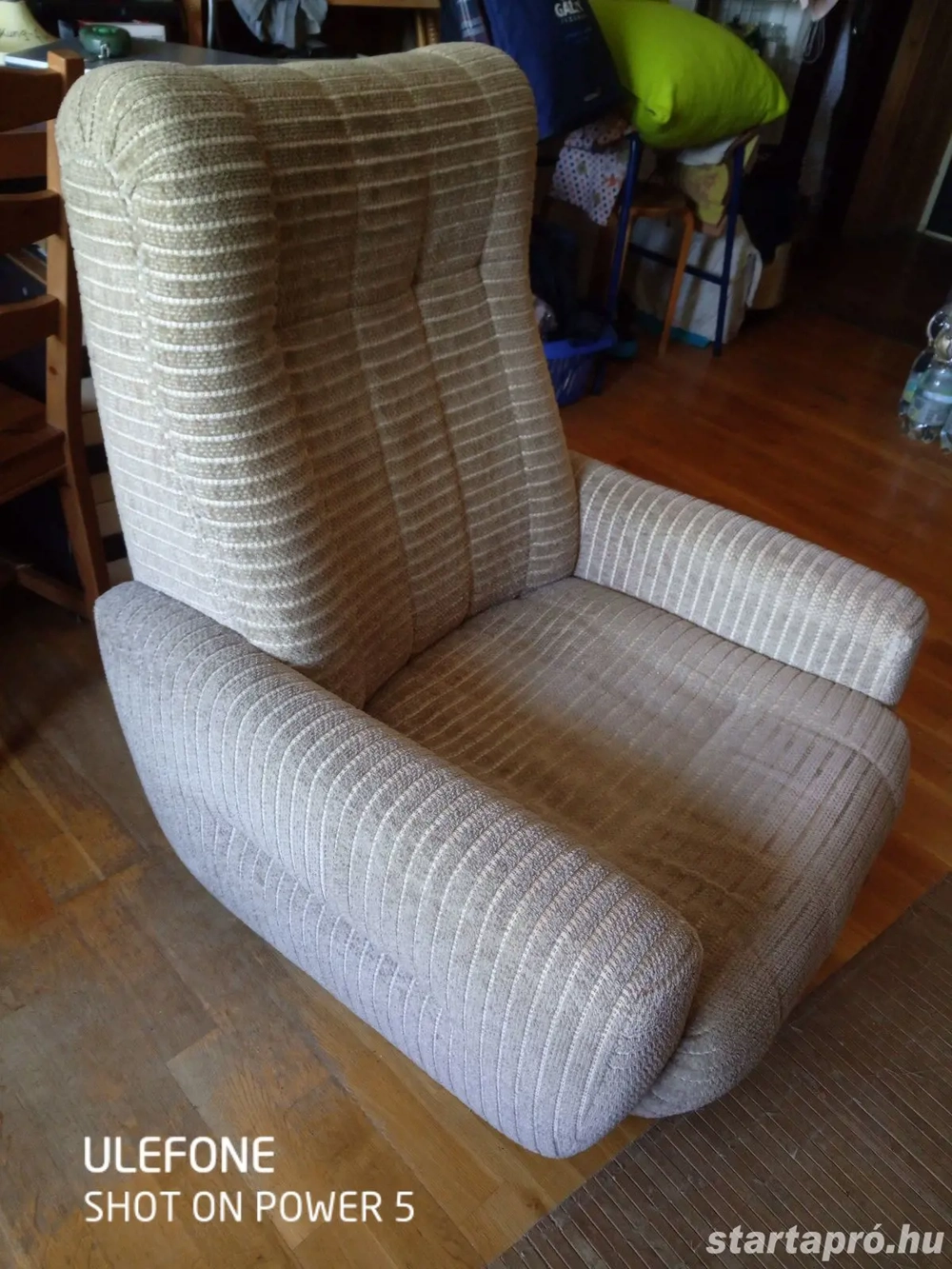 Szobai nagy fotelek eladóak ! Hibátlanok,kettő darab van !