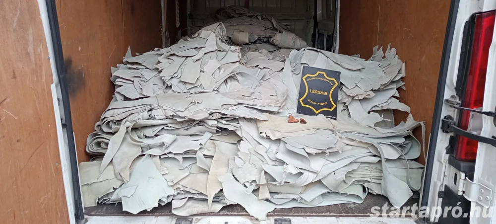 Bőr hasszél, 2,5 mm. Olcsó bőr. 500,- kg.