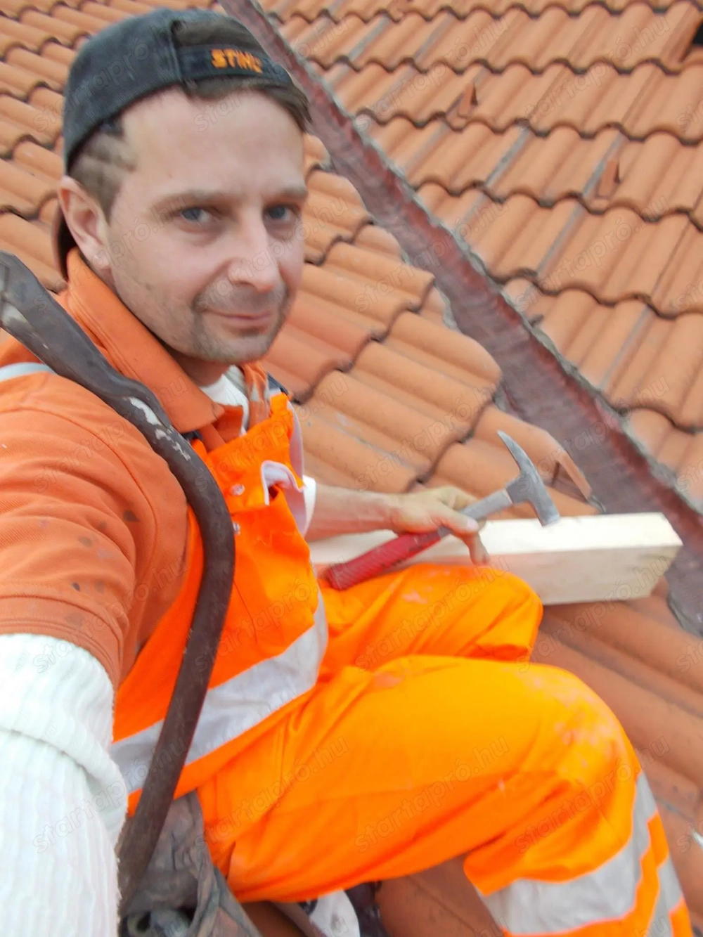 Ács és Tetőfedő szakmunkát vállal.