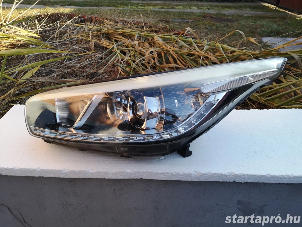 Kia Cee'd 2014 ledes gyári fényszóró párban eladó
