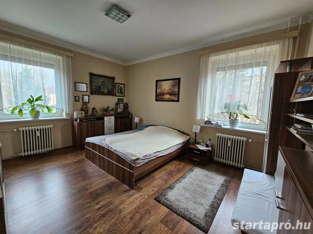 Eladó felújított polgári lakás Mosonmagyaróváron   92 m , erkély, zöldövezet