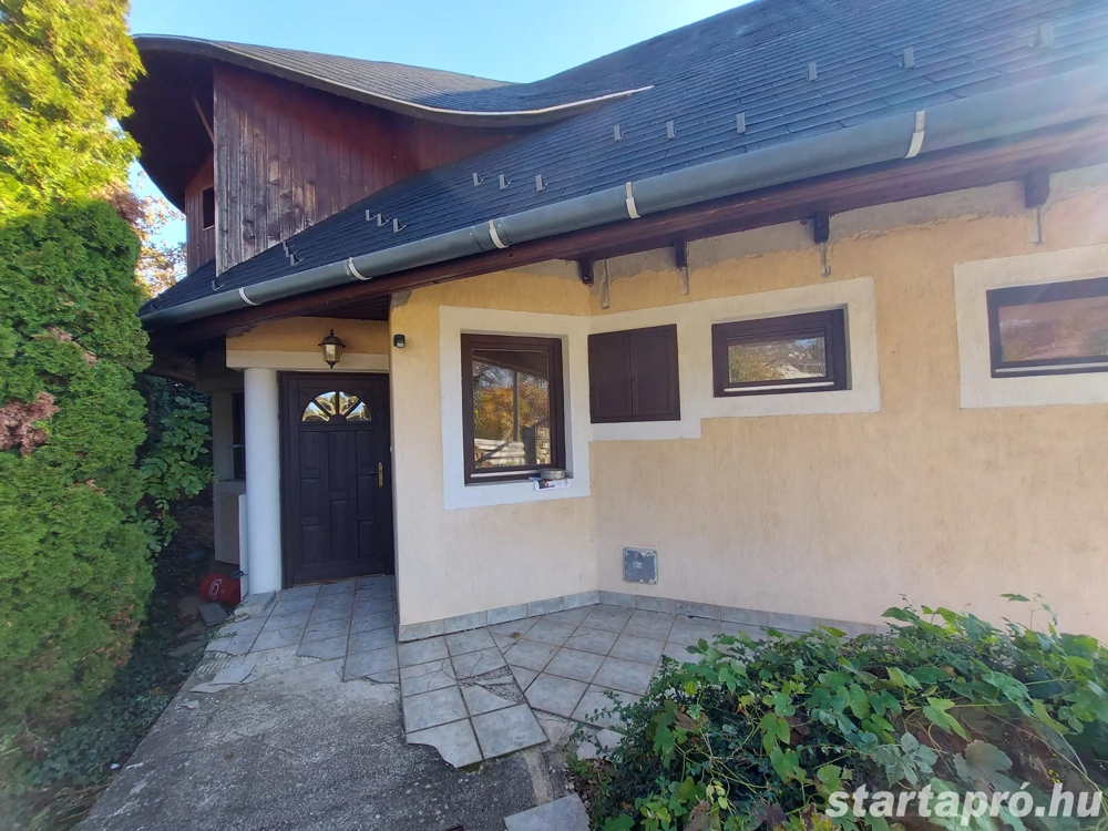 Révfülöp   balatoni részpanorámás családi ház eladó