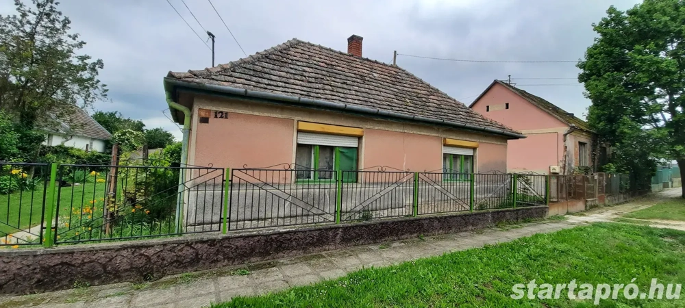 Eladó családi ház