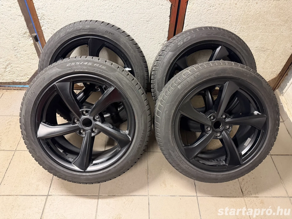Tesla Model Y Juniper Crossflow 19" gyári télikerék Pirelli Sottozero 3 255 45R19 új