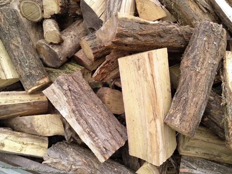 Akác tűzifa Fonyód, Bélatelep, Balatonfenyves, Balatonmária, konyhakész darabolt, hasított