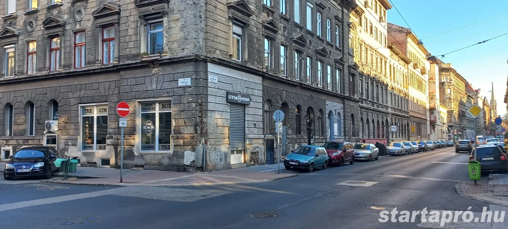 Budapesten az Izabella utcában üzlethelyiség eladó!