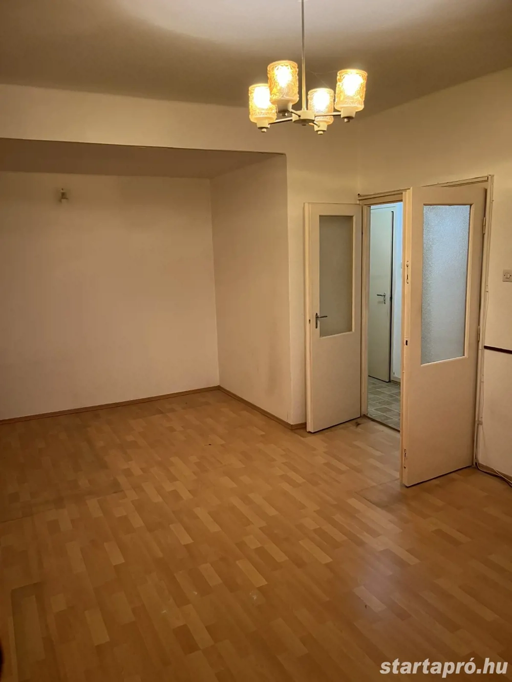 Egyszobás öszkomfortos lakás hosszútávra kiadó