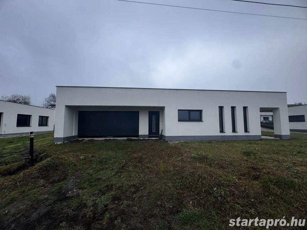 ÚJ ÉPÍTÉSŰ 125 m  családi ház