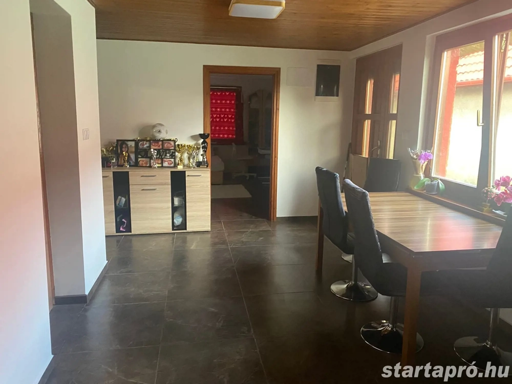 Eladó felújított családi ház 