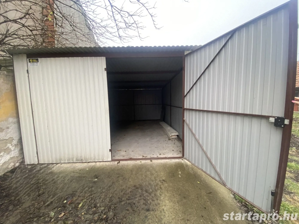 Kiadó garázs   Kiskunhalas Petőfi utcán