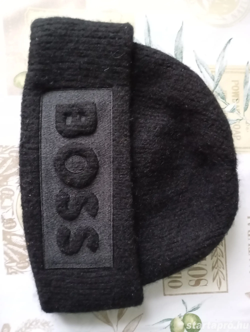 Újszerű Hugo Boss télisapka eladó! 