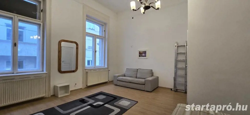 Eladó 3 szobás, saroklakás a VII. kerületben, Dohány utca   Klauzál utca sarkán