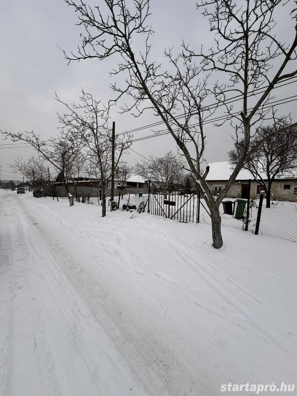 Érd Dombosváros részén,  a Borszéki utcában építési telek eladó!