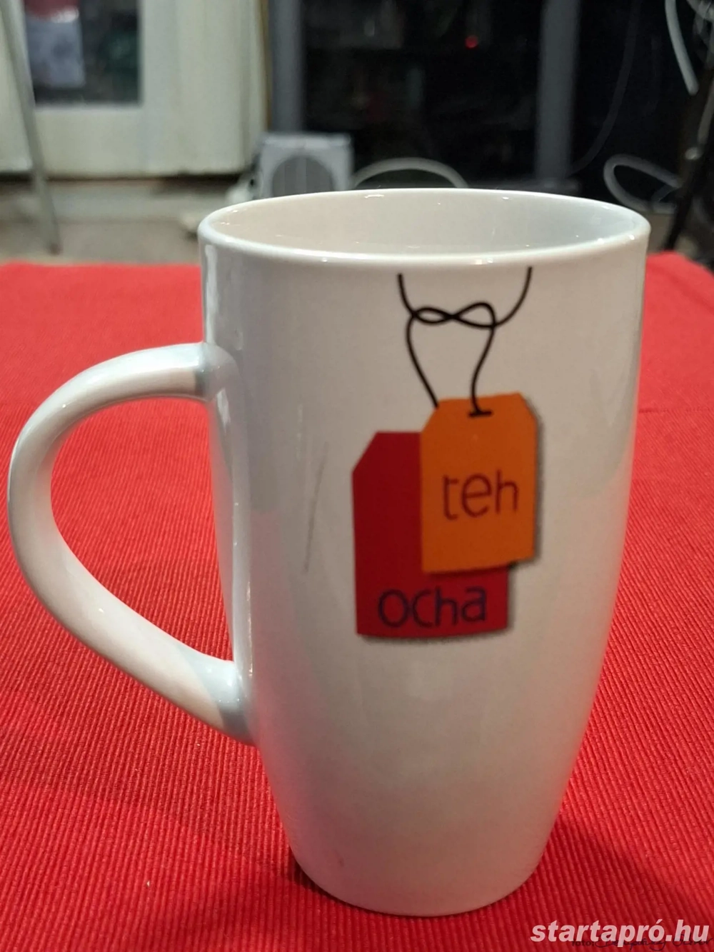 teh OCha + Budapest Bank jelzésű festett Porland kerámia bögre, eladó