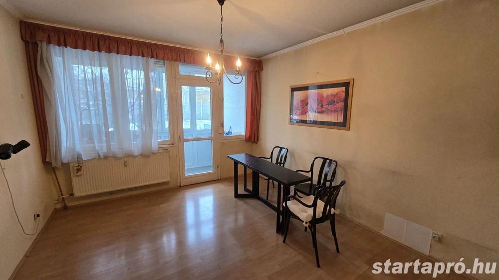XIV. Kacsóh Pongrác úton, 54 nm-es, 2 szobás nagyon jó elosztású loggiás lakás eladó.
