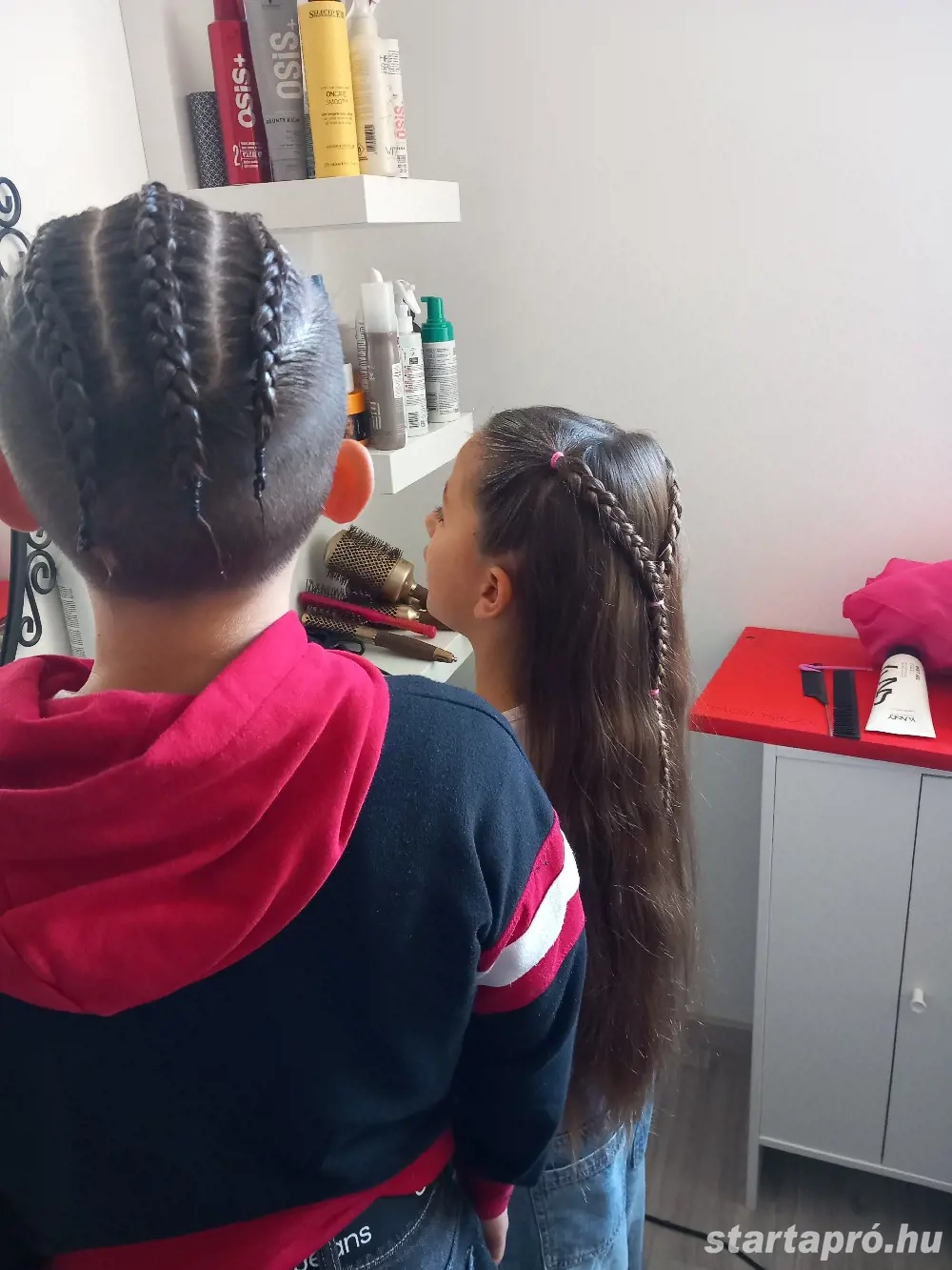 06705510178,Gyermekfodrászat,Vecsés