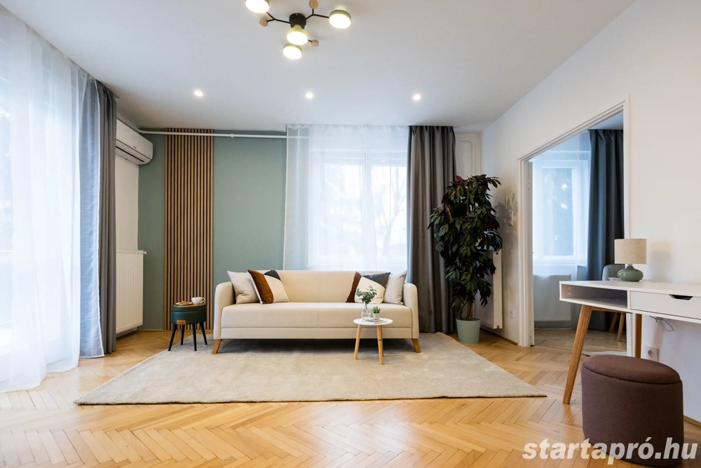 Eladó 48 nm-es, plusz 5 nm erkélyes lakás Budapest II. kerület Tárogató úton.