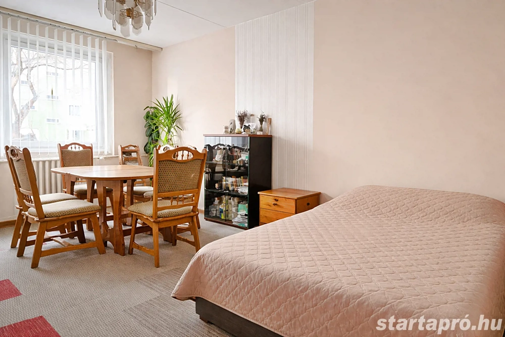 Újpalotán, földszinti, felújítandó, világos lakás eladó!