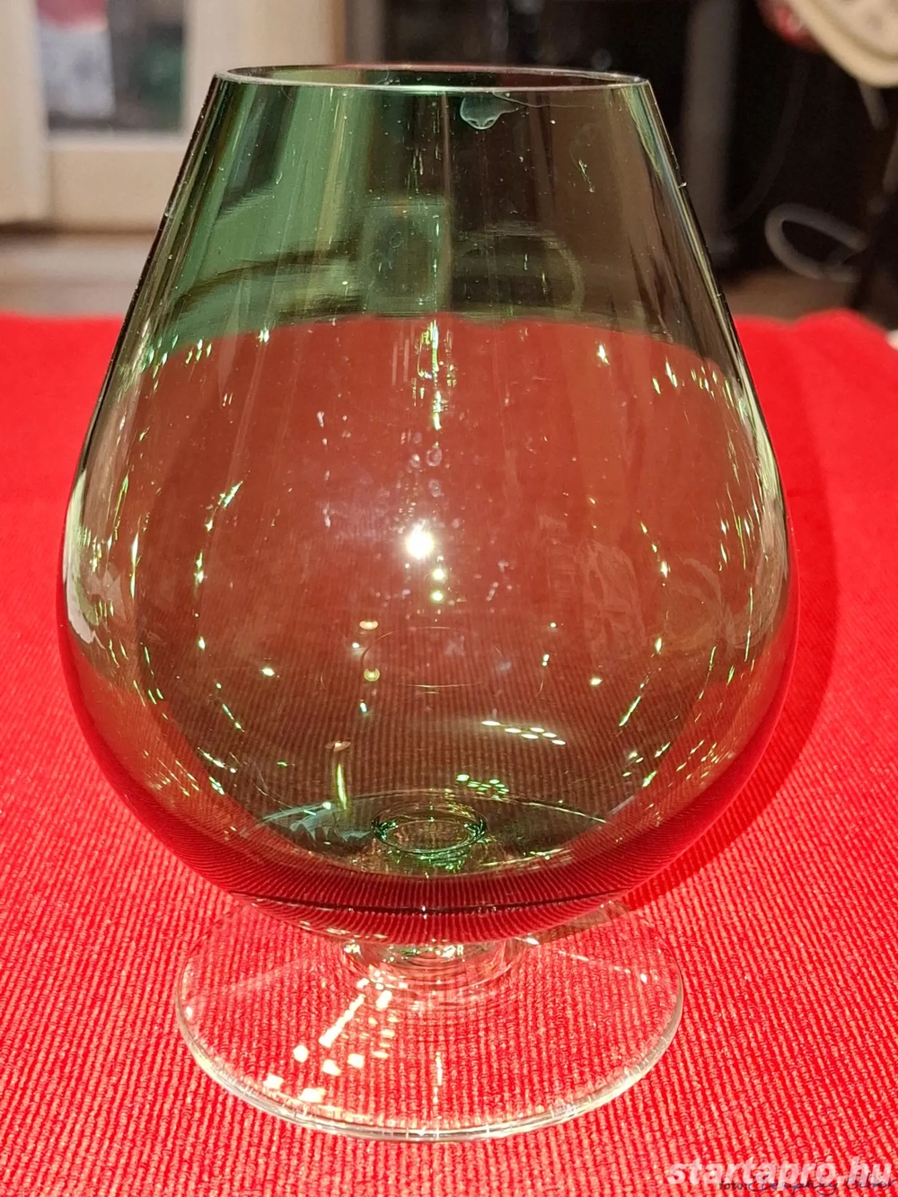 Üveg, fújt, "balloon brandy", 80-60-140 mm méretű konyakos pohár-kehely, eladó