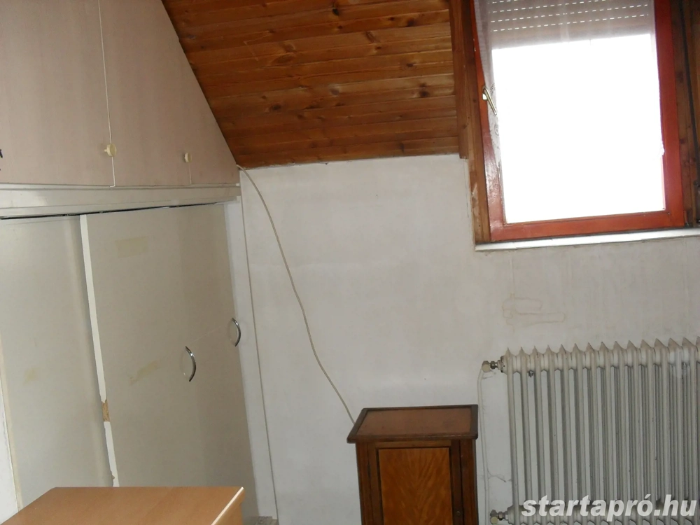 Erzsébeten férfi részére szoba kiadó