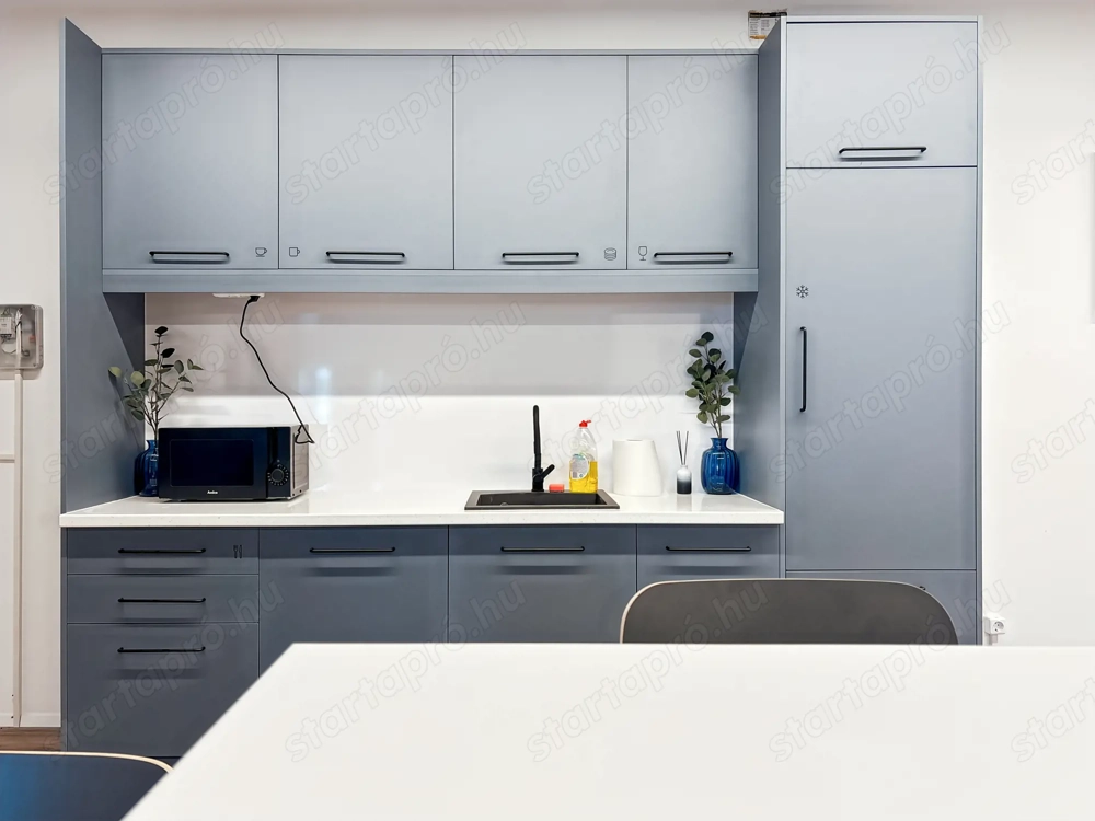 Privát irodahelyiség 15 fő számára Regus Debrecen International Airport