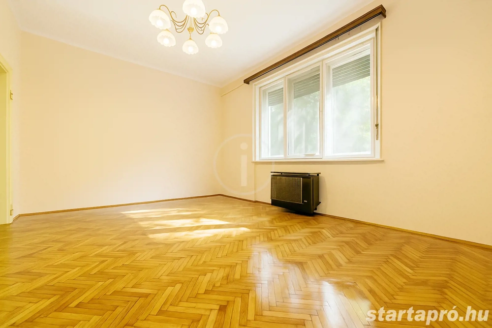 Törökőr frekventált részén tehermentes, napfényes lakás eladó!