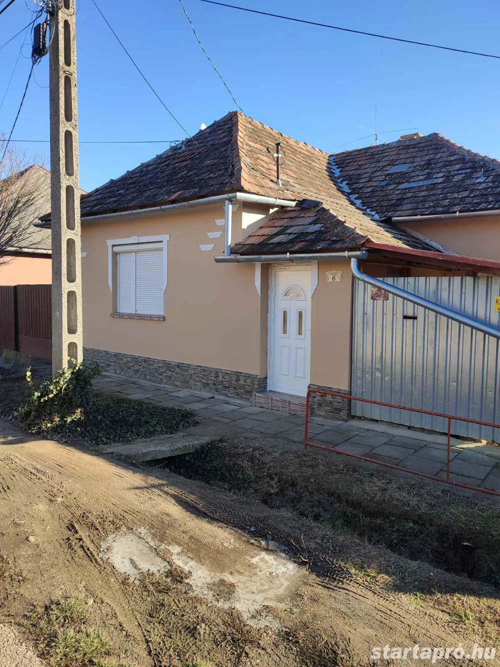 Csendes Kertes családi ház 