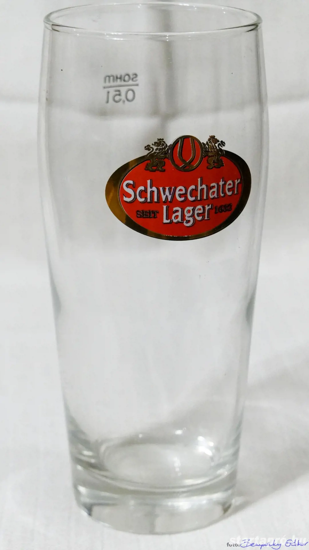 Üveg 60-75-183 méretű Schwechater Lager sörös pohár, eladó